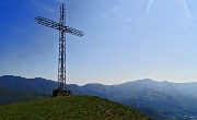 46 Alla croce di vetta del Pizzo di Spino (958 m)